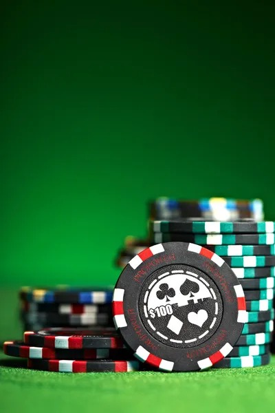 Symbol combinations with payout ratios Symbol combinations and payouts